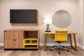 Days Inn & Suites by Wyndham Tomball Houston NW - Chambre