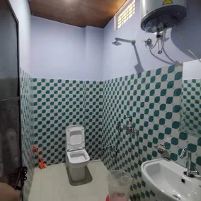 Aditya Guest House And Restaurant - Salle de bain