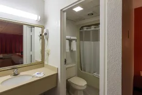 Motel 6-Groton, CT - Casinos nearby - Baño