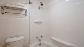 Sturgis Lodge & Suites, Travelodge by Wyndham - Salle de bain