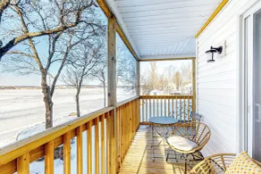 Waterfront Escape on Long Lake! Ski, Paddle + Play - Intérieur