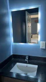 Suburban Studios Charlotte - Ballantyne - Bathroom