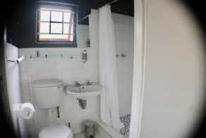 Selborne Bed and Breakfast - Bathroom