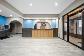 Days Inn by Wyndham Troy - Lobby