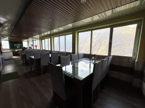 J M S Guest House - Restaurante