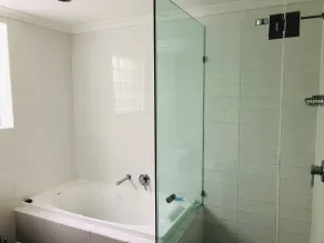 Wyndel Apartments - Encore - Bathroom