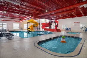 Ramada by Wyndham Emerald Park/Regina East - Pool