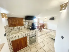 Charming villa in Umbria - sleeps 16 - lake view - Pool, jacuzzi and events room - Zimmer