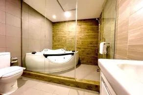 Dragon Beach Hotel - Bathroom