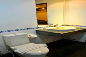 Boonjumnong Modern Apartment - Bad