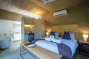 Kingfisher Creek Safari Lodge - Room