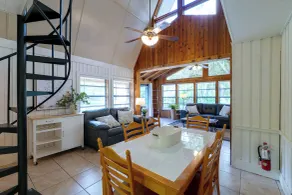 Beautiful cottage near Lake Louisa & mins from Disney, Vehicle Rental Available - Interiör