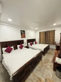 The Naklang Hotel & Restro - Chambre