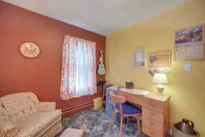 Vintage MCM Charm Modern Comforts West Akron - Innvendig