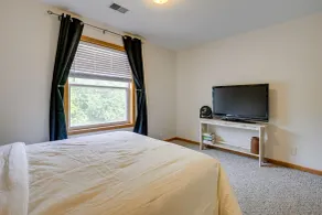 Dog-friendly Baraboo Vacation Rental w/ Yard! - Værelse