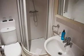 Hostal Cuéntame Evolución Auto Check in - Baño