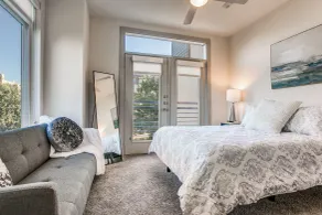 Luxury Riverwalk Condo Pool, Balcony, Parking - Værelse