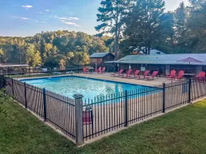 Lucky Trout Lodge - Pool