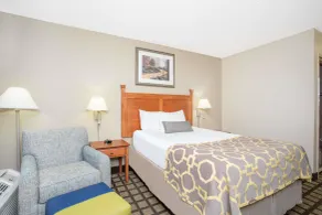 Baymont by Wyndham Hays - Room