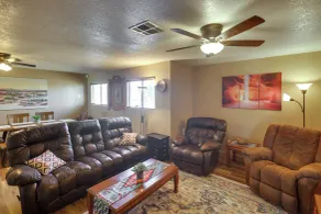 Dog-Friendly Bullhead City Home - Walk to River! - Interiør