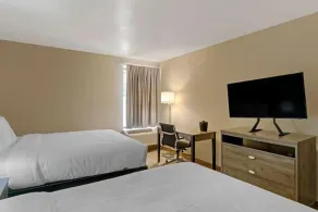 Suburban Studios Raleigh - Crabtree Valley - Room