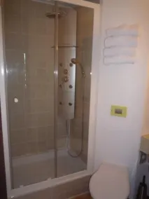 Kyriad Design Enzo Montluçon - Salle de bain