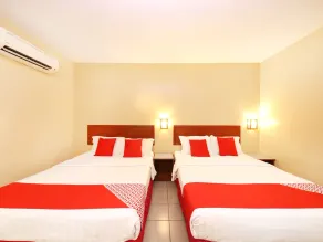 Super OYO 447 Comfort Hotel Meru - Værelse