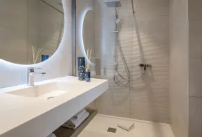 Résidence Hôtelière Chambord au coeur de Menton - entièrement rénovée - Bathroom