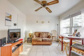 3 Mi to Mill Creek Park: Willingboro Home w/ Grill - Innvendig