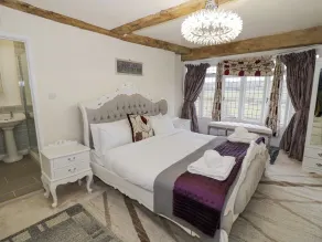 Riverside Manor - Room