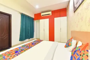 FabHotel Rushank Palace - Near Jawahar Circle, World Trade Park - Chambre