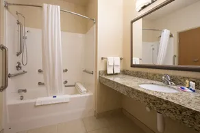 Best Western Plus Blaine at the National Sports Center - Salle de bain