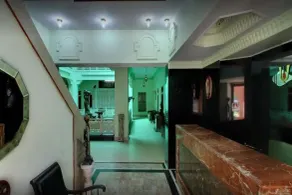 Hotel Navrang - Interior entrance