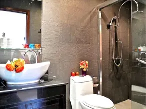 Sunrise 3 bedrooms Modern Apartment In Nai Harn - Badrum