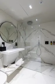 Harmon House - Hotel & Spa - Bathroom