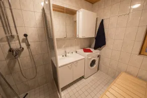 Lomavekarit Apartments - Bathroom