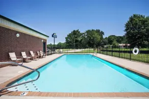 Days Inn & Suites by Wyndham Wynne - Piscine