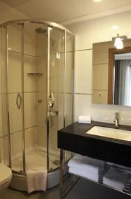 Tuzla Town Hotel - Bathroom
