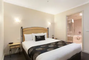 Melbourne Metropole Central Official - Room
