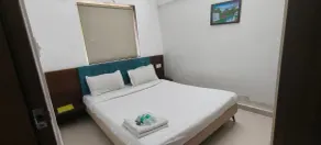 Royal Night Guesthouse - Daman - Room