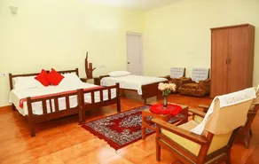 Deluxe Double Room In British Bungalow - Habitación