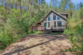 6 Mi to Mt Union: Peaceful Cabin w/ Deck - Innvendig