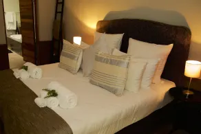 Kings Walden Garden Manor - Room