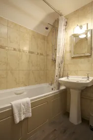 Bourne Valley Inn - Bathroom