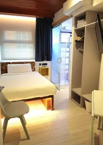 Far Home Suites - Værelse