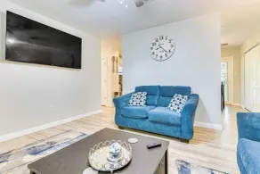 Fish, Hike & Relax: North Little Rock Gem w/ Yard - Interiör