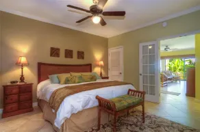 Poipu Sands 437: 2BR Ocean View Condo w/ A/C, pool - Chambre