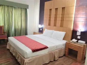 Al Commodore Hotel - Room