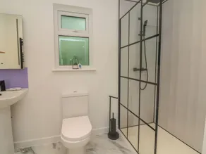 Bay - Bathroom