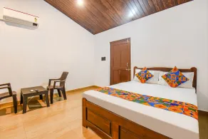 Fabexpress Peacock Suites - Room